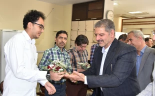 تجلیل از استادان برجسته دانشکده های پسران شهید شمسی‌پور و دختران ولیعصر(عج) به مناسبت هفته معلم 16