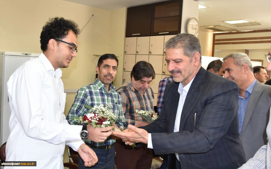تجلیل از استادان برجسته دانشکده های پسران شهید شمسی‌پور و دختران ولیعصر(عج) به مناسبت هفته معلم 16