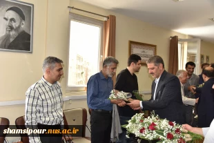 تجلیل از استادان برجسته دانشکده های پسران شهید شمسی‌پور و دختران ولیعصر(عج) به مناسبت هفته معلم 21