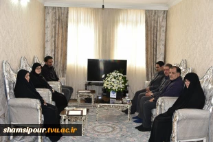 دیدار سخنگوی دولت و رئیس دانشگاه ملی مهارت با خانواده شهید زهرا چوبینی 2