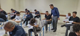 بازدید سرپرست دانشکده شهید شمسی پوراز روند برگزاری آزمون های پایان ترم نیمسال دوم سال تحصیلی 1404 12