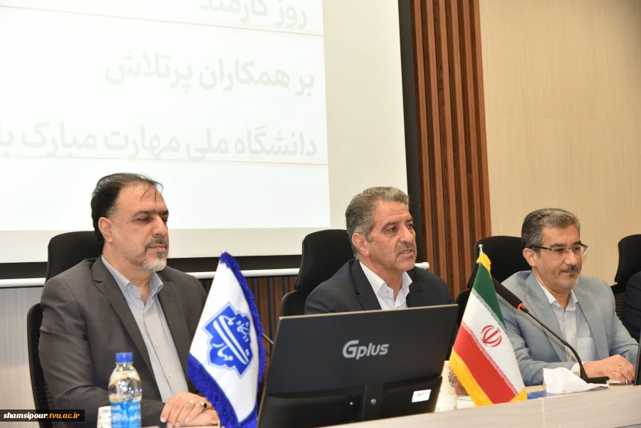 با حضور دکتر زمانی برگزار شد:
آیین تکریم و معارفه معاون آموزشی دانشگاه ملی مهارت 7