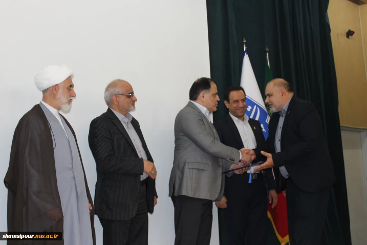 مدیرکل حوزه ریاست، روابط عمومی و هماهنگی امور مجلس و استان‌ها در آیین معارفه سرپرست آموزشکده پسران سمنان ـ واحد استانی سمنان:
امروز توسعه دانشگاه ملی مهارت به نگاه فراسازمانی و توجه ویژه دستگاه‌های حاکمیتی نیاز دارد.